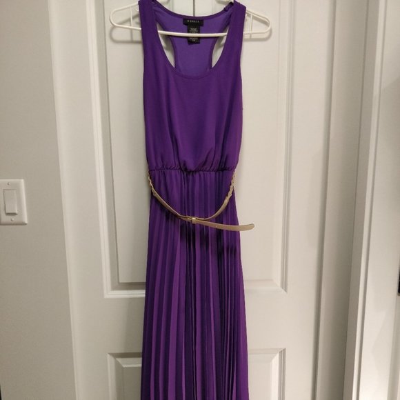 Semi-formal pleated racer-back maxi dress - Picture 3 of 9